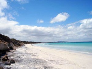 BB132, -34.356400, 119.505490 Looking along Tooregullup Beach towards Mid Mt Barren BB132, -34.356400, 119.505490 Looking along Tooregullup Beach towards Mid Mt Barren